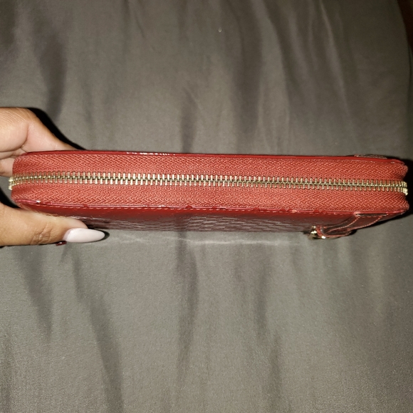 Micro Gg Pattern Patent Wallet - Picture 2 of 9